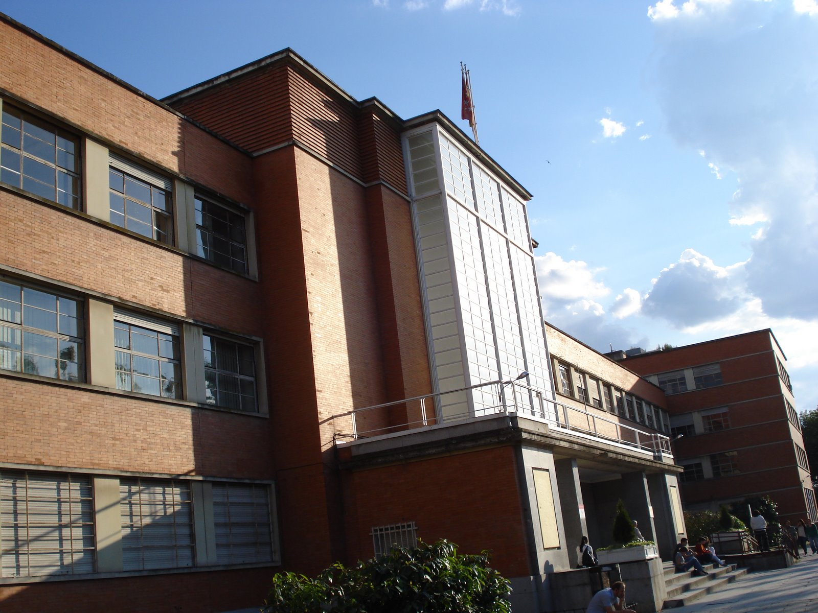 Facultad de Filología: obra arquitectónica destacada del “Art-Decó” más puro en Madrid, construida entre 1932 y 1936 por Agustín Aguirre